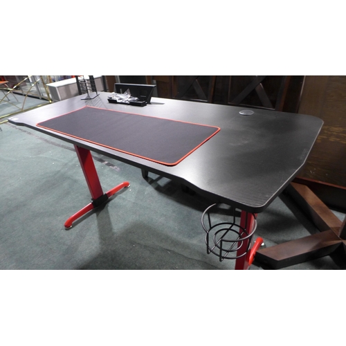 3156 - Black and Red Gaming Desk, with Table Top Accessories