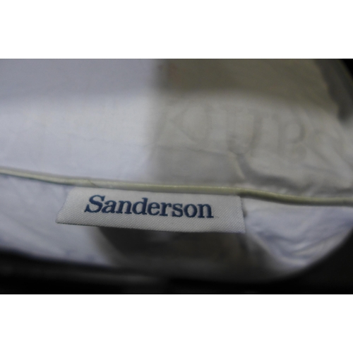 3200 - Two Sanderson Microfibre Filled Pillows (273-231) * This lot is subject to VAT