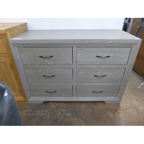 1424 - A Willow solid oak six drawer chest of drawers, damage to bottom right corner *this lot is subject t... 