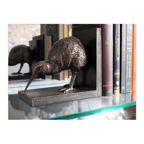 1397 - A pair of Kiwi bookends, H 16cms (762916)   #