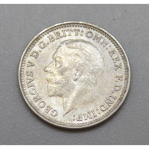 989 - A 1926 3d coin, uncirculated