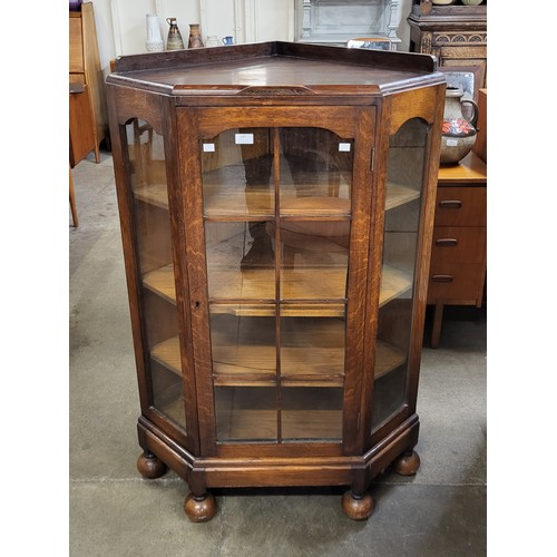 207 - An Ipswich oak corner cabinet