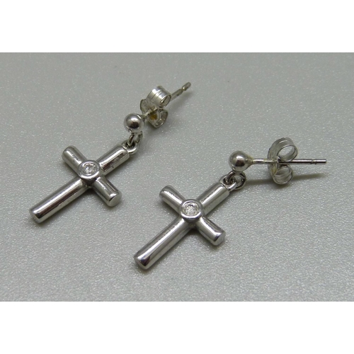 1001 - A pair of 9ct white gold cross earrings, 2.7g