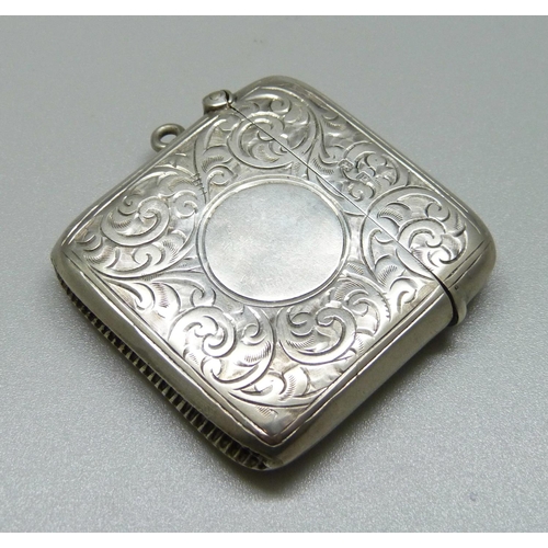 1009 - A silver vesta case, 29g