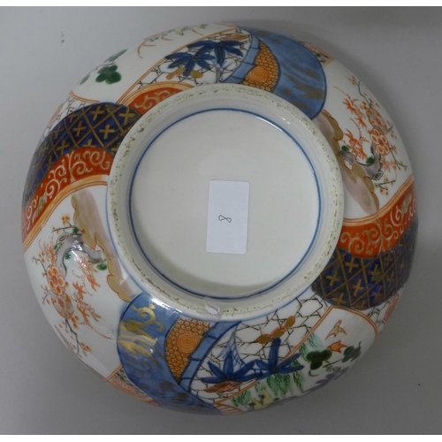 601 - An early 19th Century Oriental porcelain bowl