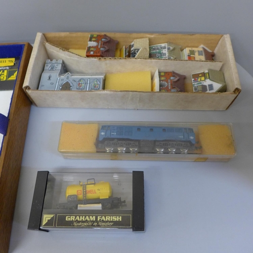 620 - A Minitrix N gauge class 31 model railway locomotive and rolling stock by Graham Farish and Lima wit... 