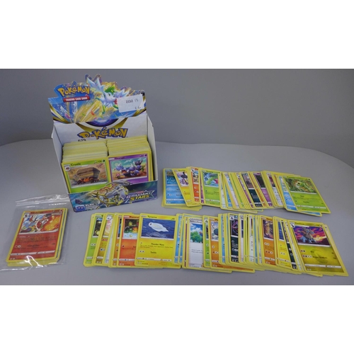 629 - 400 Pokemon cards including holographic