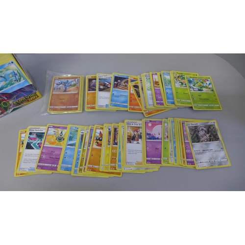 637 - 400 Pokemon cards including holographic