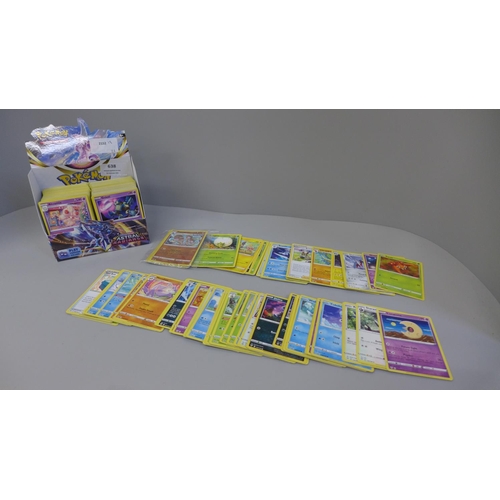 638 - 400 Pokemon cards including holographic