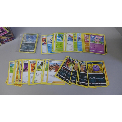 639 - 400 Pokemon cards including holographic