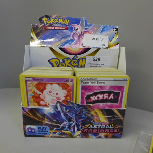 639 - 400 Pokemon cards including holographic