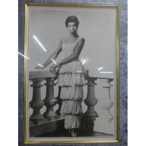 753 - An autograph of Nina Simone with photograph, framed