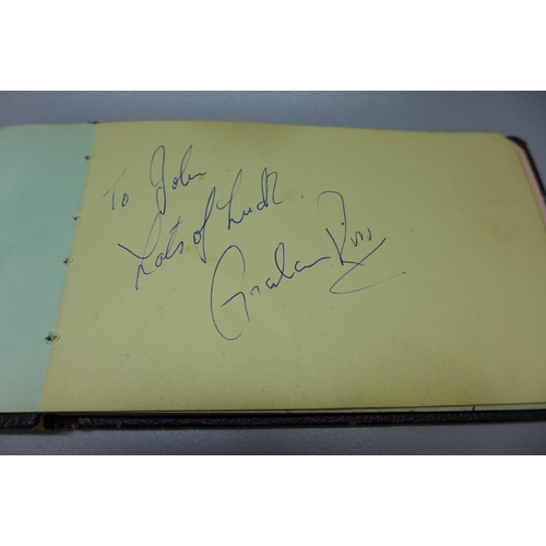 783 - An autograph book containing signatures of Coronation Street cast, 1970's Gerry Dorsey, Billy Two-Ri... 