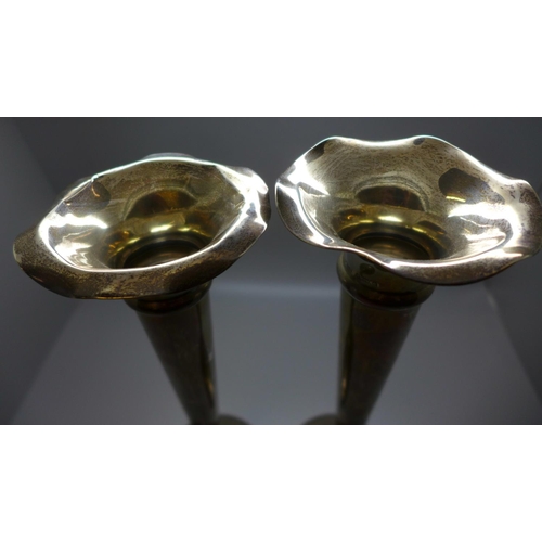 840 - A pair of silver vases with weighted bases, 1496g gross