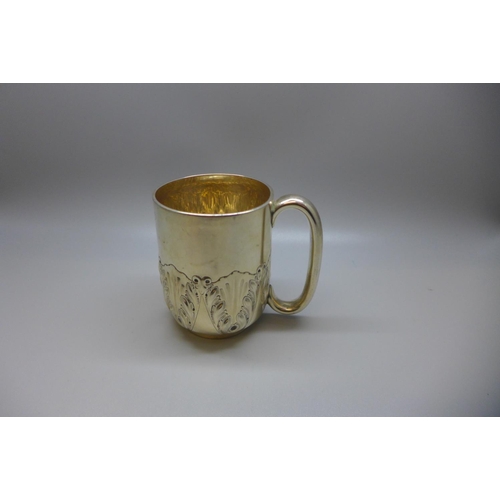 842 - A silver Christening mug, London 1896, 146g