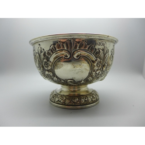 852 - A silver bowl, London 1903, 191g, diameter 14cm