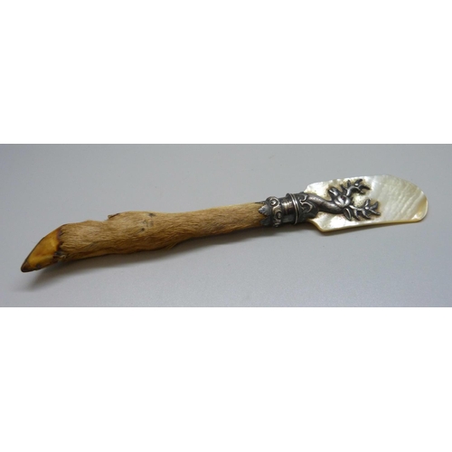 865A - A Scottish silver and mother of pearl caviar spoon with fawn hoof handle