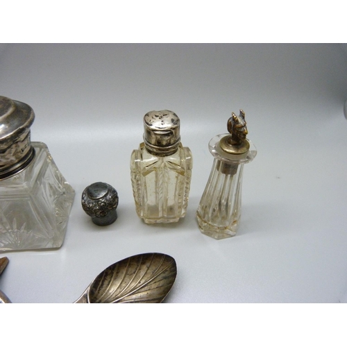 869 - Assorted items of scrap silver including silver rimmed salt and scent bottle