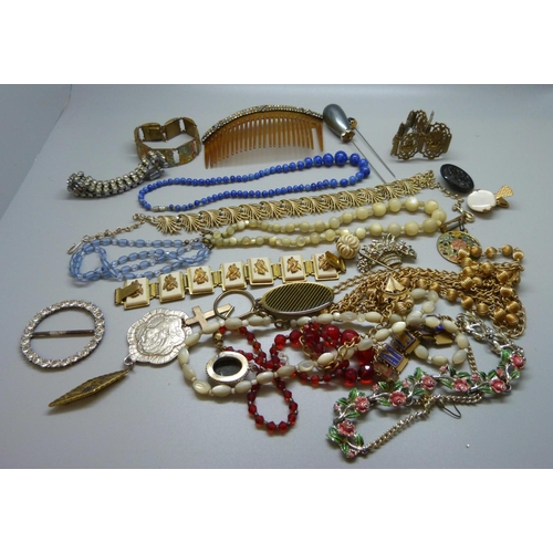 905 - Vintage jewellery