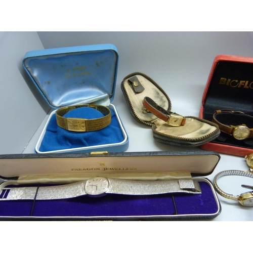 957 - Lady's mechanical wristwatches and pendant watches