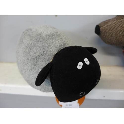 1444 - Shirley the sheep door stop H 25cm (592696710)