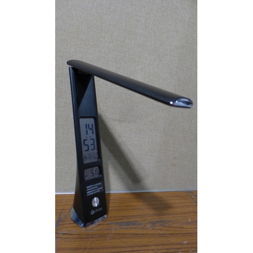 3086 - Ottlite Desk Rise Lamp 22 with clock and Sklz Launch Practice Pad (277-56,61  ) * This lot is subjec... 