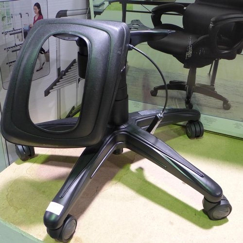 3107 - La-Z-Boy Air Exec Chair  - model 51537  , Original RRP £194.99 + vat  (277-141 ) * This lot is subje... 