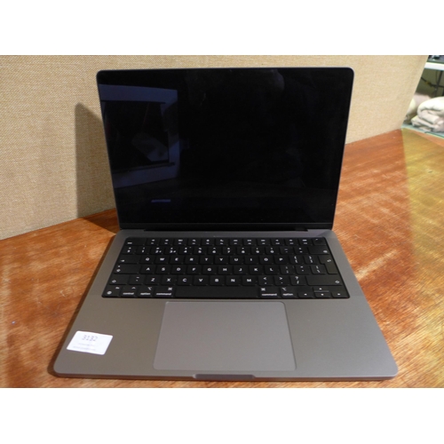 3132 - Apple Macbook Pro 14