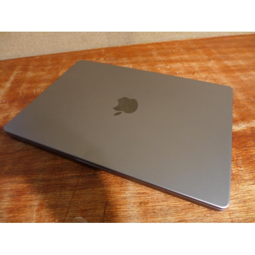 3132 - Apple Macbook Pro 14