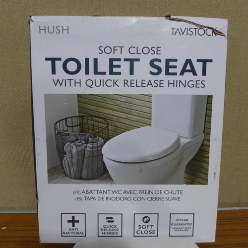 3176 - 2 x Hush Soft-Close Toilet Seats (276-33,35) * This lot is subject to VAT