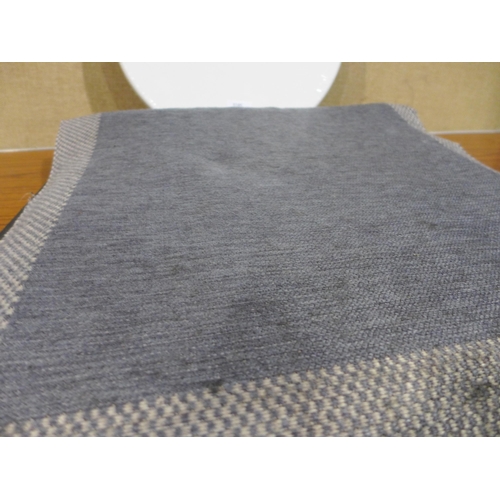 3185 - Hush Soft-Close Toilet Seat and Basket Weave Kitchen Mat    (276-34,77) * This lot is subject to VAT