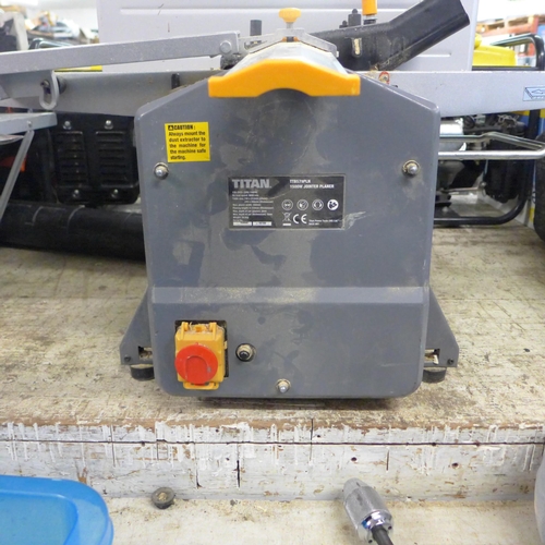 2029 - Titan 1500W jointer-planer-thicknesser - W