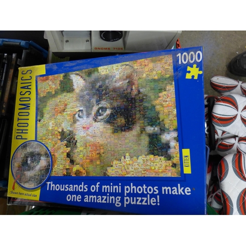 2079 - Approx 25 jigsaw puzzles, pictures and games