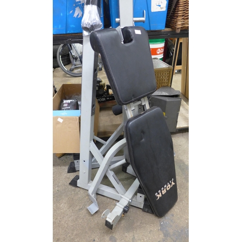 2142 - York Fitness heavy duty weight lifting bench