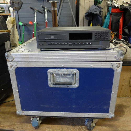 2150 - Approx. 60cm x 60cm x 40cm flight case on wheels with Sony CDP-M12 retro CD player