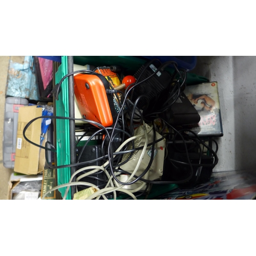 2225 - Early gaming job lot: many consoles, games and accessories