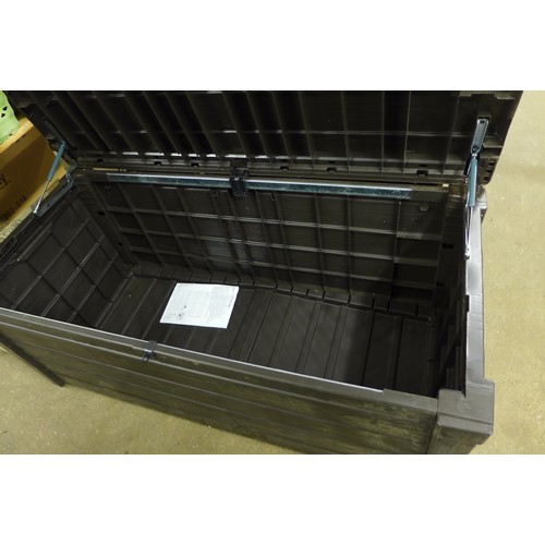 2327 - Keter 120 gallon/454 litre storage box