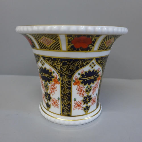 611 - A Royal Crown Derby 1128 pattern vase