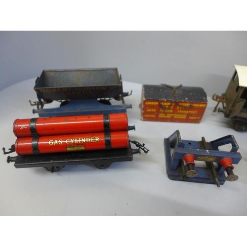 686 - Hornby by Meccano Ltd. tin plate model rail