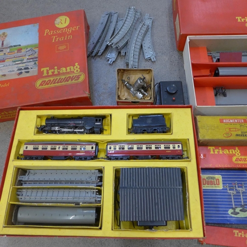 740 - A collection of Hornby Dublo and Tri-ang model rail, carriages, wagons, track, etc.