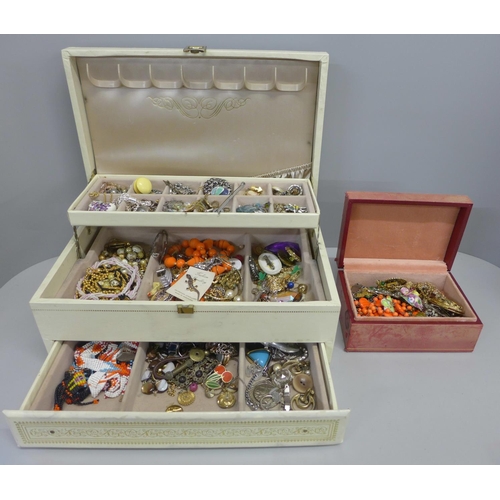 785 - Costume jewellery in two jewellery cases