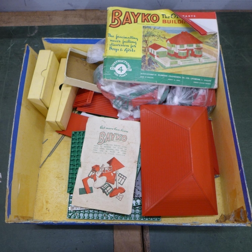 790 - A Bayko building set