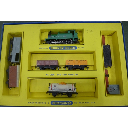 790A - A Hornby Dublo two rail train set, 2006 0-6-0 Tank Goods Train