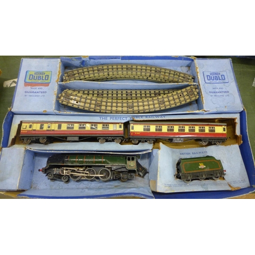 790B - A Hornby Dublo electric train set, London Midland livery