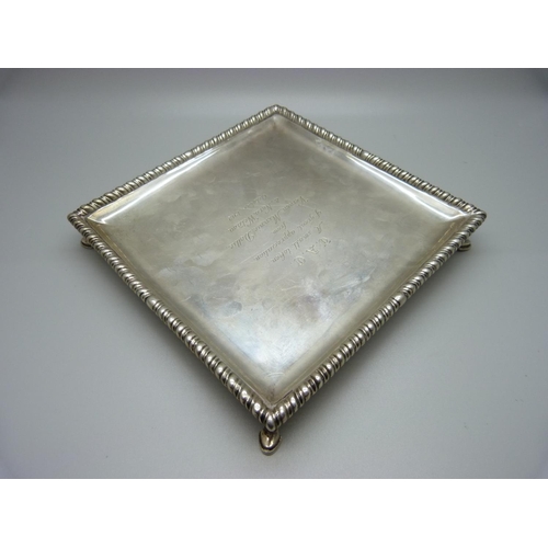 846 - A square silver salver, London 1912, 491g