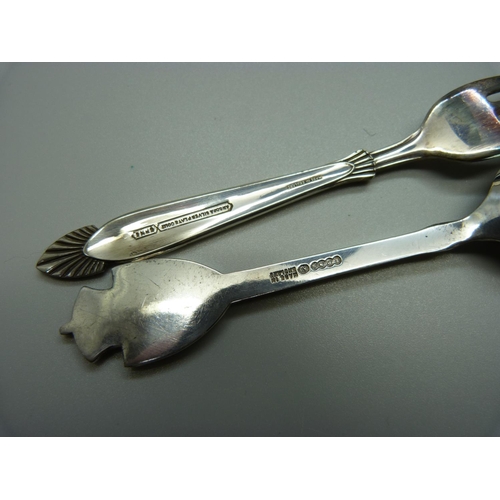 851 - A cased set of six silver plated 1937 Coronation spoons and a cased set of silver plated pastry fork... 