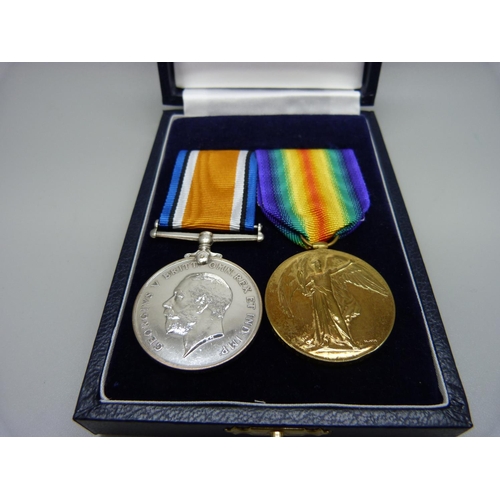 885 - A pair of WWI medals to 52678 Sergeant F.W. Baker, Royal Air Force