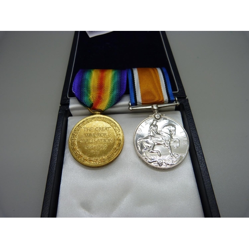 885 - A pair of WWI medals to 52678 Sergeant F.W. Baker, Royal Air Force