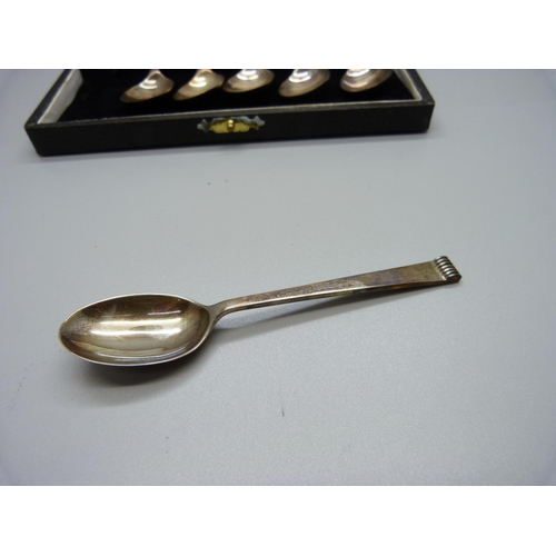 889 - A cased set of six silver teaspoons, 74g