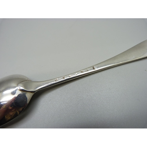 905 - A bottom marked silver spoon by Hester Bateman, 31g